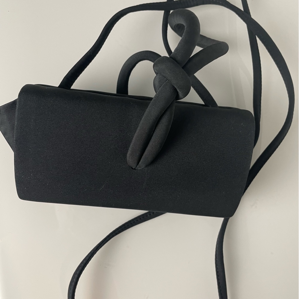 Vintage Liz Claiborne small black clutch - Knot - Picture 2 of 8